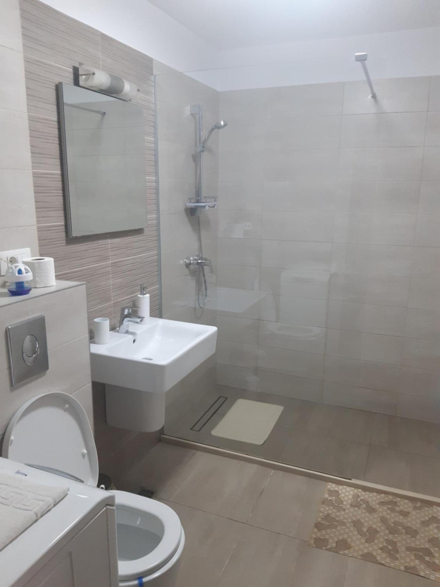 Apartament Marcel - Coresi Mall Brasov Luaran gambar